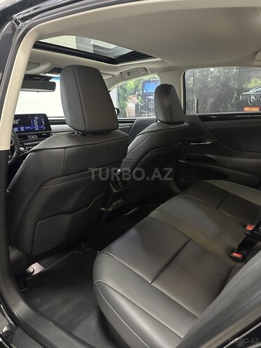 Lexus ES 300h-23