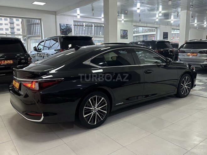 Lexus ES 300h-4