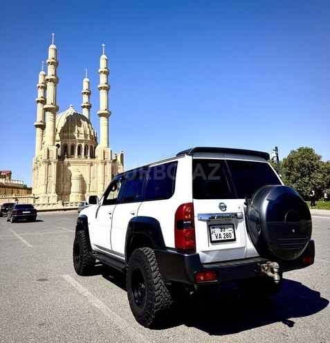Nissan Patrol 2005, 285,000 km - 3.0 l - Bakı