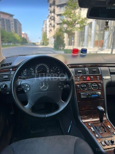Mercedes E 220 d 2000, 300,000 km - 2.2 l - Bakı
