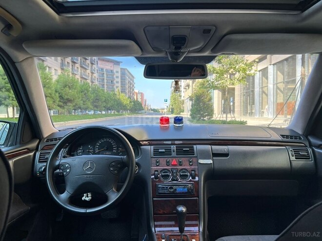 Mercedes E 220 d 2000, 300,000 km - 2.2 l - Bakı