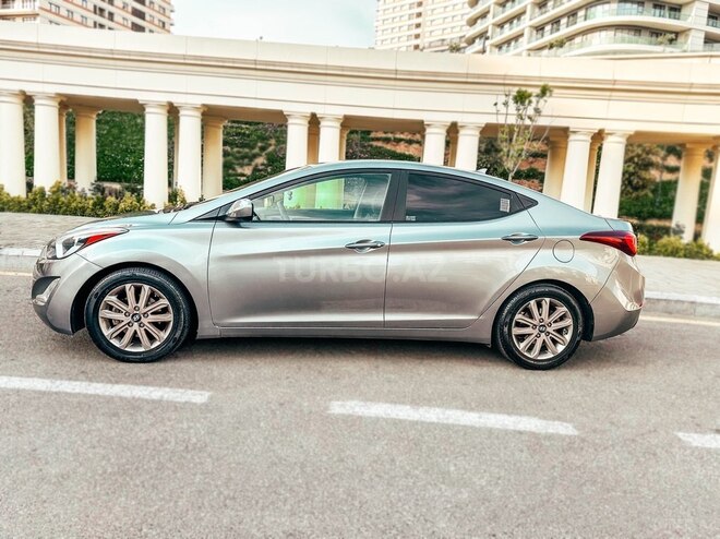 Hyundai Elantra 2016, 179,876 km - 1.8 l - Bakı