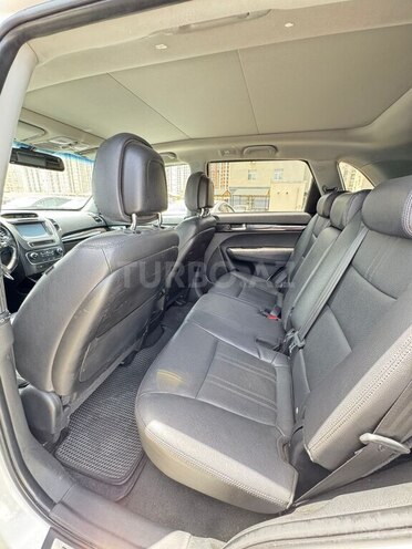 Kia Sorento-13