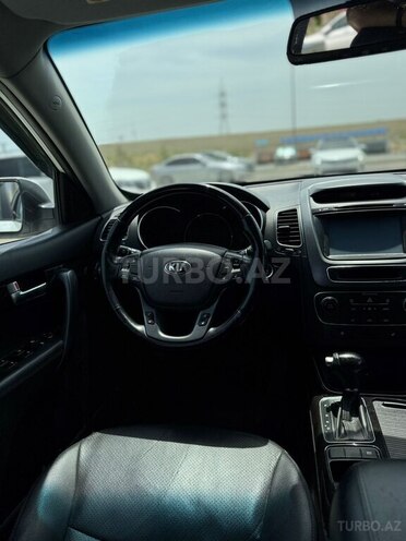 Kia Sorento-11