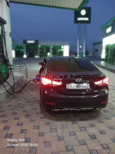 Hyundai Elantra 2015, 250,000 km - 1.8 л - Bakı