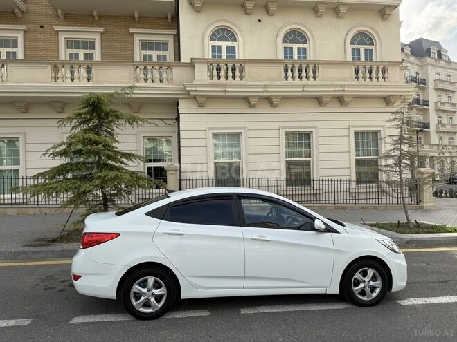 Hyundai Accent 2014, 220,000 km - 1.6 л - Bakı