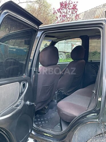 Chevrolet Niva 2007, 130,000 km - 1.7 l - Qax