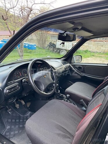 Chevrolet Niva 2007, 130,000 km - 1.7 l - Qax