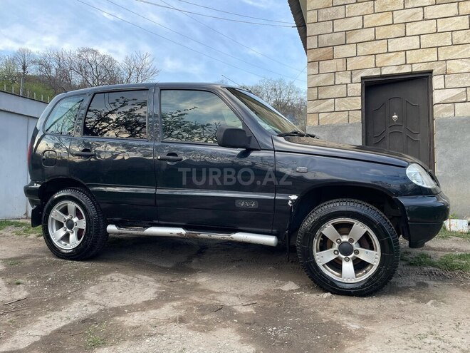 Chevrolet Niva 2007, 130,000 km - 1.7 l - Qax