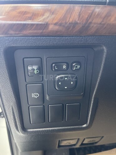 Toyota Land Cruiser Prado-6