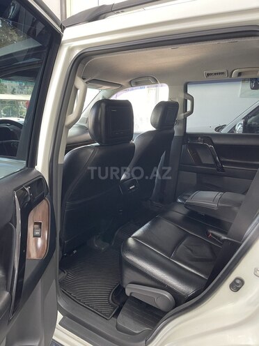 Toyota Land Cruiser Prado-9
