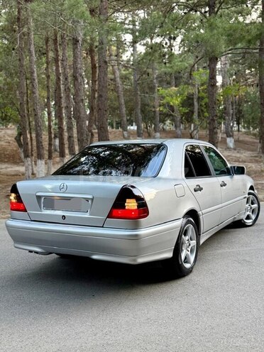 Mercedes C 200 1999, 321,452 km - 2.0 l - Bakı