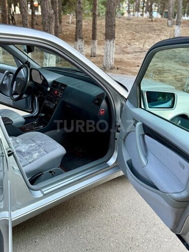 Mercedes C 200 1999, 321,452 km - 2.0 l - Bakı