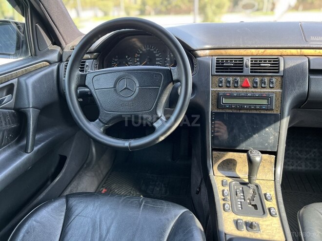 Mercedes E 230 1997, 278,000 km - 2.3 l - Bakı