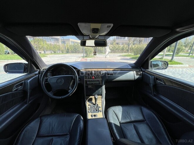 Mercedes E 230 1997, 278,000 km - 2.3 l - Bakı