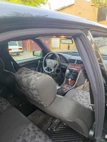 Mercedes C 240 1998, 150,000 km - 2.4 л - Qazax
