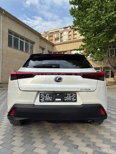 Lexus UX 250h 2021, 62,000 km - 2.0 l - Bakı