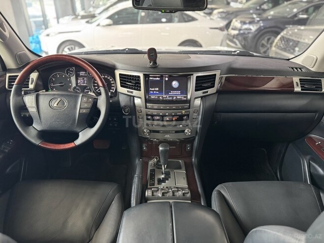 Lexus LX 570-10