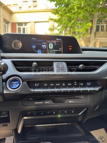 Lexus UX 250h 2021, 62,000 km - 2.0 l - Bakı