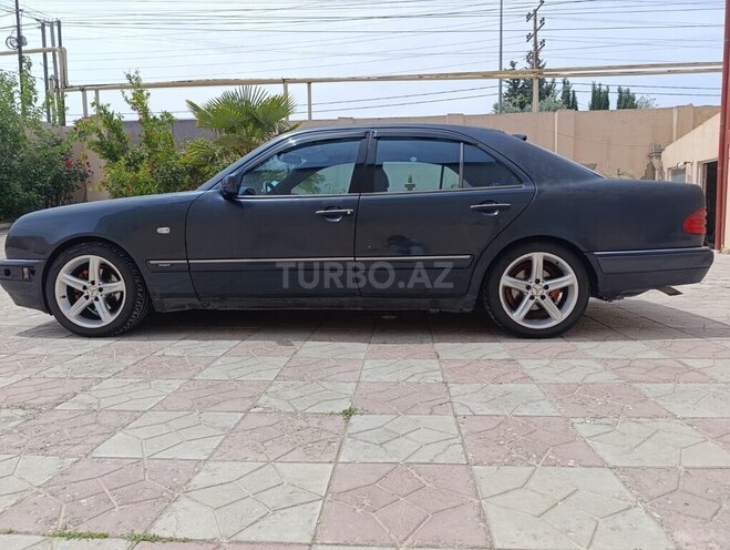 Mercedes E 200 1997, 150,000 km - 2.0 l - Bakı