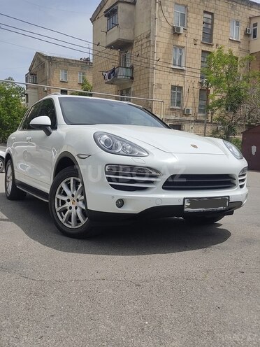 Porsche Cayenne-2