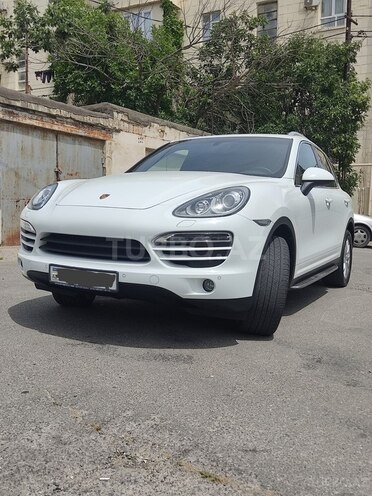 Porsche Cayenne-1