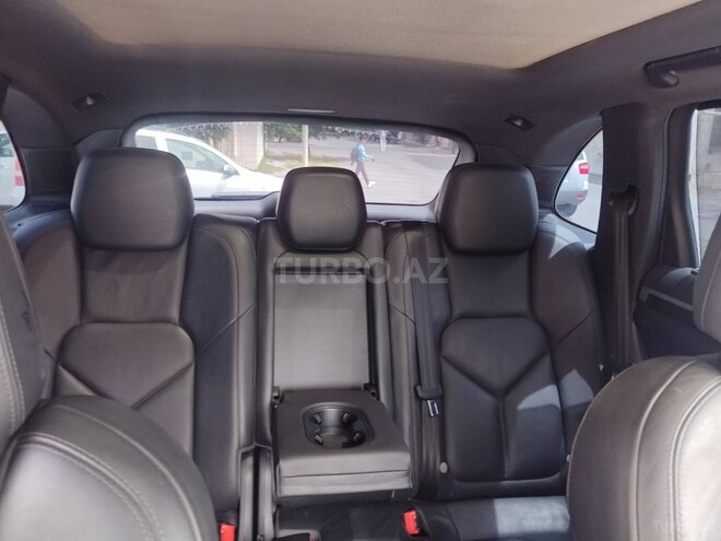 Porsche Cayenne-11
