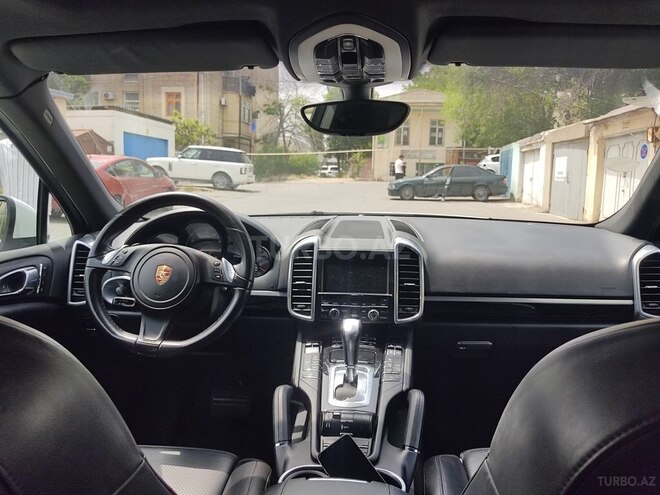 Porsche Cayenne-13