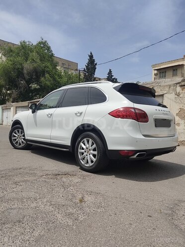 Porsche Cayenne-8