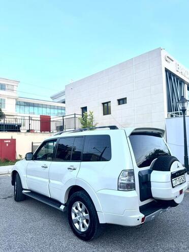 Mitsubishi Pajero 2012, 130,000 km - 3.8 л - Bakı