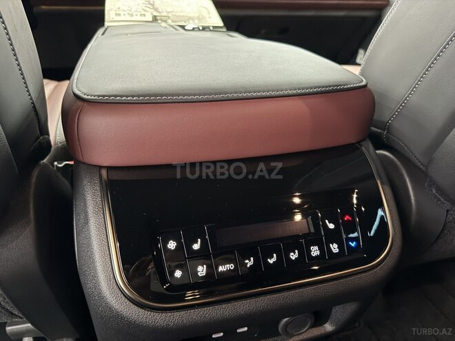 Infiniti QX80-16