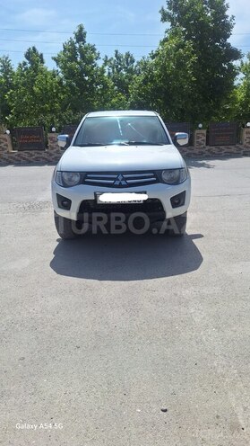 Mitsubishi L200 2011, 245,350 km - 2.5 l - Bakı