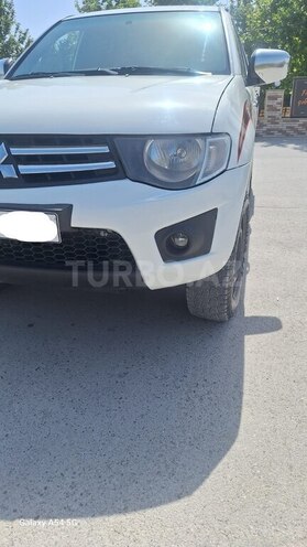 Mitsubishi L200 2011, 245,350 km - 2.5 l - Bakı