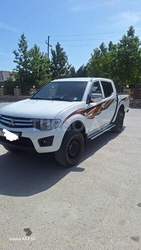 Mitsubishi L200 2011, 245,350 km - 2.5 l - Bakı