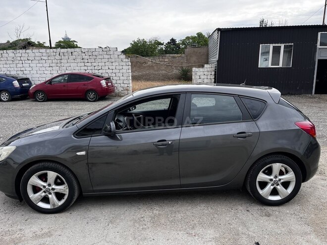 Opel Astra 2011, 130,000 km - 1.3 l - Bakı