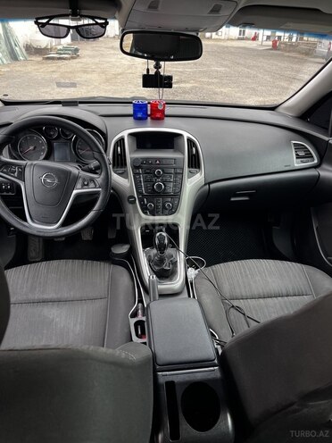 Opel Astra 2011, 130,000 km - 1.3 l - Bakı