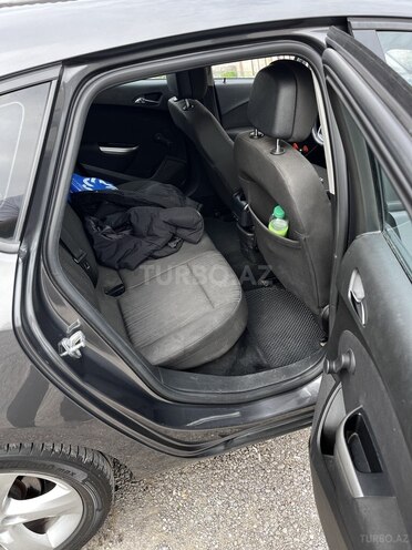 Opel Astra 2011, 130,000 km - 1.3 l - Bakı