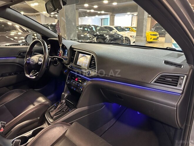 Hyundai Elantra 2018, 108,000 km - 1.6 л - Bakı