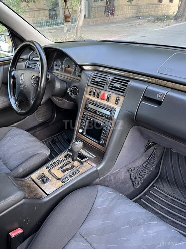 Mercedes E 280 2000, 490,000 km - 2.8 l - Bakı