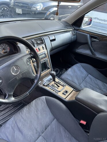 Mercedes E 280 2000, 490,000 km - 2.8 l - Bakı