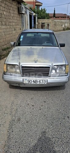 Mercedes E 220 1993, 266,000 km - 2.2 l - Bakı