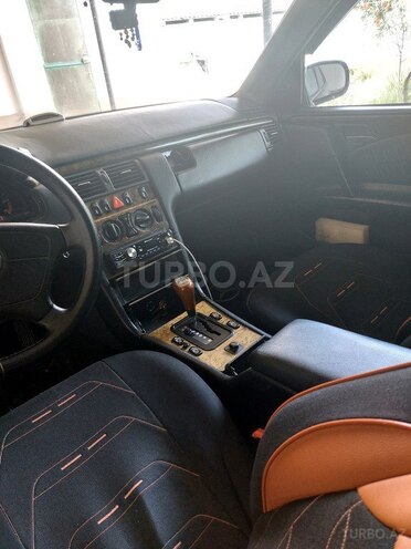 Mercedes E 230 1996, 200,000 km - 2.3 l - Göyçay