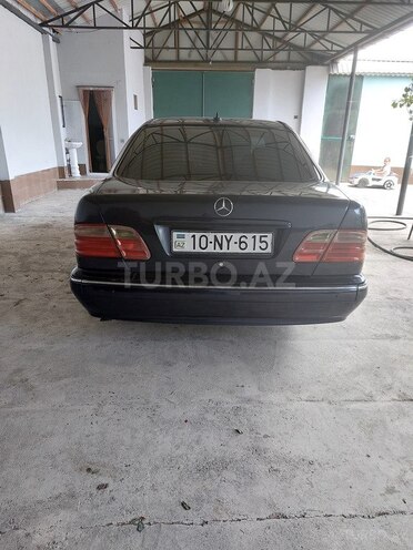 Mercedes E 230 1996, 200,000 km - 2.3 l - Göyçay