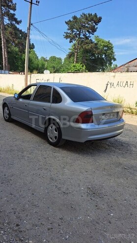 Opel Vectra 1999, 153,000 km - 2.0 l - Qazax