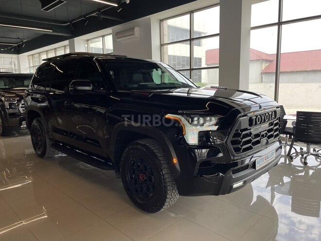 Toyota Sequoia-5