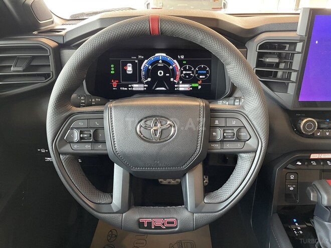 Toyota Sequoia-12