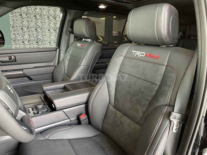 Toyota Sequoia-14