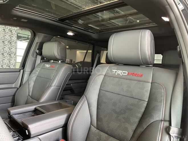 Toyota Sequoia-15