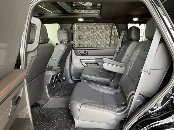 Toyota Sequoia-16