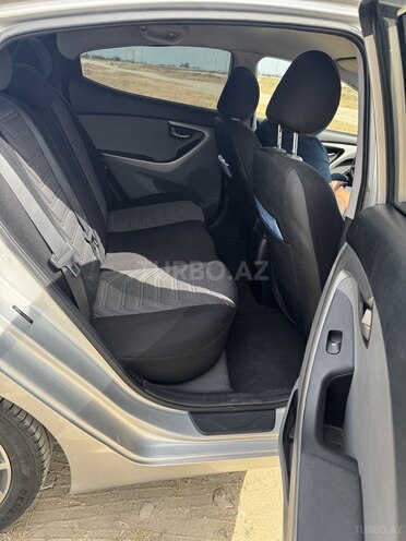 Hyundai Elantra 2015, 201,329 km - 1.8 л - Bakı